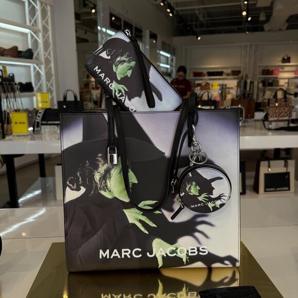 Marc Jacobs x ‘The Wizard of Oz’ Coin Purse - Picture 7 of 7